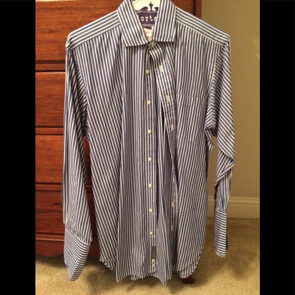 Men's collared shirt